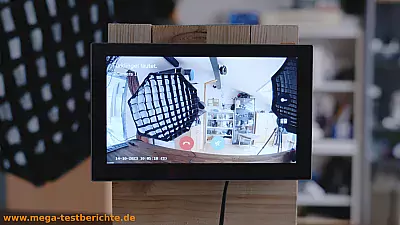 Monitor mit ankommendem Anruf