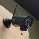 INSTAR IN-9808 4K am Balkon montiert